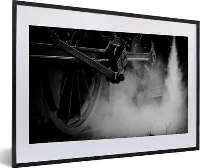 Produktbild von MuchoWow® MuchoWow® Gerahmtes Poster Schwarz-Weiß-Fotografie eines Dampfzuges 60x40 cm - Poster mit zchwarzem Bilderrahmen - Schlafzimmer - Plakat in Rahmen - Drucken