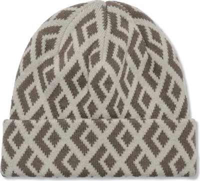 Repeat Beanie von Black Diamond; gestrickte Mütze mit geometrischem Muster in Beige und Braun.
