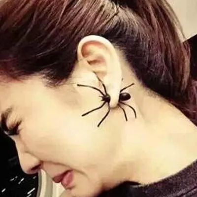 Image de Boucles d'oreilles araignée noire Boucles d'oreilles araignée gothique Boucles d'oreilles exagérées Halloween Boucles d'oreilles effrayantes, noir