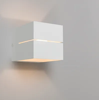 Produktbild von QAZQA - Moderne Wandleuchte weiß 9,7 cm – Transfer Groove I Wohnzimmer I Schlafzimmer I Up I Down - Aluminium Quadratisch - LED geeignet G9