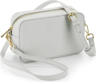Produktbild von BagBase BG758 | Boutique Cross Body Bag Lederoptik - Farbe: Soft Grey - Größe: 21 x 13 x 7 cm