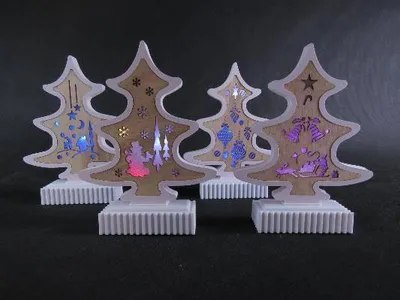 Zdjęcie produktu dla choinka stojąca świecąca na baterie 21cm