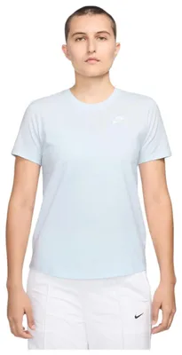 Zdjęcie produktu dla Nike Γυναικεία κοντομάνικη μπλούζα Sportswear Club Essentials T-Shirt S
