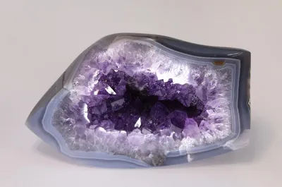 Produktbild von Amethyst Druse Uruguay Bergkristall türkis Achat Naturedelsteine Kristallstufe