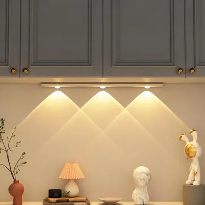 Productafbeelding van INF Oplaadbare sensor LED-licht – 5W slanke bewegingsgeactiveerde kast- en garderobelamp met Type-C snelladen en drie modi Zilver 40 cm
