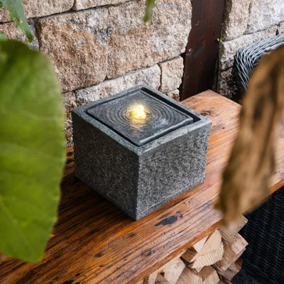 Produktbild von esotec Designbrunnen Silent mit LED Beleuchtung, USB, Solarmodul, Akku, 101372