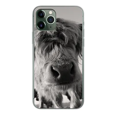 Produktbild von MuchoWow® Handyhülle Schutzhülle Hülle für iPhone 11 Pro Schottischer Highlander - Schwarz - Weiß - Tiere Silikon Softcase Handy Hülle - Handy