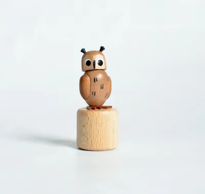 Produktbild von Holzspielzeug Wackelfigur Eule Höhe=7cm NEU