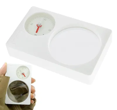 Image de Boussole avec loupe pour l'orientation