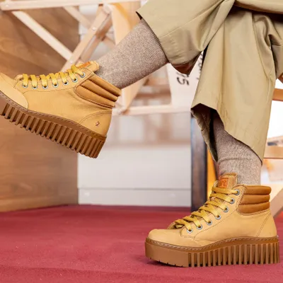 Image de Art Bottines pour Femme 1532 NOBUCK KARAMEL/BRIGHTON Couleur Jaune