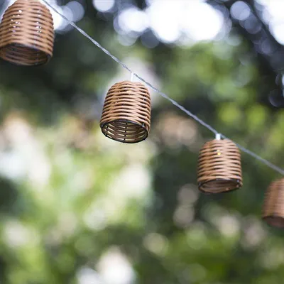 Immagine prodotto di Stringa di luce solare 10 tonalità di poli rattan bianco caldo LED FORMENTERA 3,80m