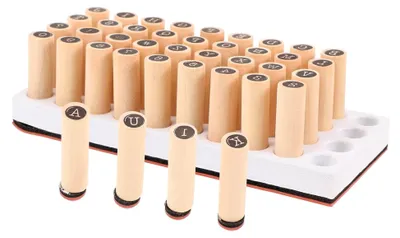 Produktbild von 40 Stück Holzstempel mit Buchstaben und Zahlen für Scrapbooking und Bastelprojekte
