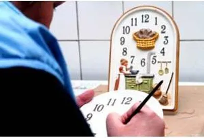 Zdjęcie produktu dla Wahadłowy zegar ścienny z koszem piknikowym - Terrastudio Model: 00.2307.00