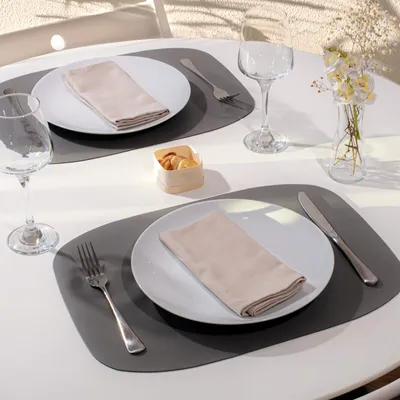 Produktbild von Skinnatur Tischsets 2er-Set Ellipse 45x33 cm – recyceltes Leder – Elefantengrau
