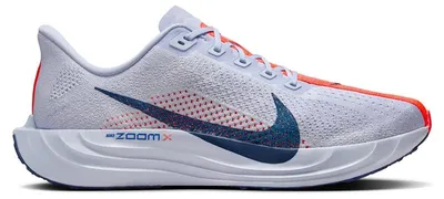 Imagen del producto de Nike Pegasus Plus, color azul "Ghost Blue", con detalles en "Void" y "Bright Crimson", talla 38.5 (UE)