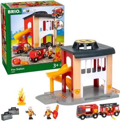 BRIO World - 33833 Große Feuerwehr-Station mit Einsatzfahrzeug
