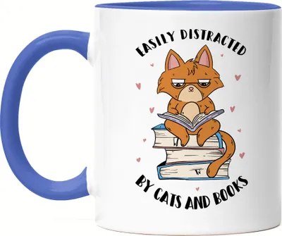 Produktbild von Easily distracted by cats and books Tasse blau Bücherliebhaber Katzenfreunde süße Katze Bücherwurm lesen