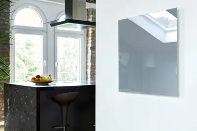 Produktbild von Fenix Infrarot-Glasheizung | rahmenlos mit 300 Watt | 58,5 x 58,5 cm und 9,7 kg | IP44 | Infrarotheizung aus Glas | Wandm. | Sicherheitsglas