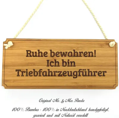 Produktbild von Mr. & Mrs. Panda Schild Triebfahrzeugführer - Geschenk, Schenken, Shabby, Wegweiser, Graviert, Praxisschild, Holz Türschild, Geschenkidee, Landhaus, Beruf, Hinweisschild