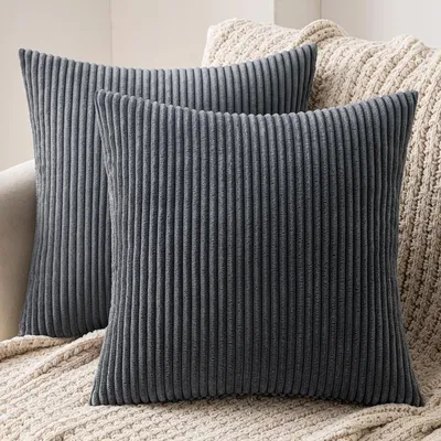 Produktbild von Set mit 2 Kissenbezügen aus Cord, geeignet für Sofakissen, dekorative Kissenbezüge mit verdecktem Reißverschluss, 60 x 60 cm, grau