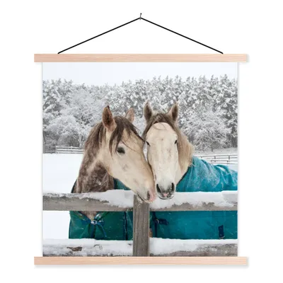 Produktbild von MuchoWow® Textilposter Pferde - Decke - Schnee 60x60 cm mit holzfarbenen Rahmen - Wanddekoration