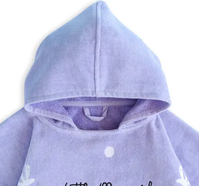 Produktbild von Milk&Moo Little Mermaid Kinder Poncho und Hausschuhe Set, Ultra weicher und saugfähiger Stoff, %100 Baumwolle, Hauspantoffeln für Jungen und Madchen, geeignet für 4-6 jährige Kinder, Lila