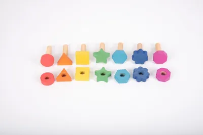 Produktbild von TickiT Regenbogen Holzmuttern und Bolzen Spielzeug Set - Lernspielzeug
