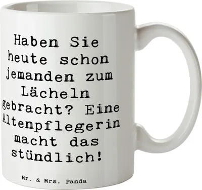 Produktbild von Mr. & Mrs. Panda Tasse Spruch Altenpflegerin Lächeln - Weiß - Geschenk, Pflegekraft, Becher, kreative Geschenke, Teetasse, Pflegepersonal, Dank, Kaffeetasse, Kaffeebecher