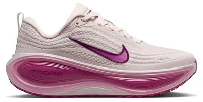 Image de Nike Vomero Plus, coloris Silt Red Sweet Beet Bordeaux (pour femmes) - Taille EU 37,5