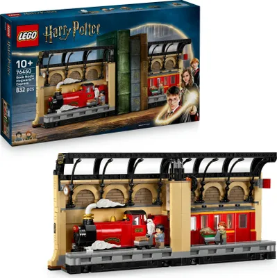 Produktbild von LEGO Harry Potter Buchstütze: Hogwarts Express - Set mit Spielzeug Zug, 2 Minifiguren inkl. Ron Weasley, Hedwig und Krätze - Wizarding World Geschenk für Jungen, Mädchen & Fans ab 10 Jahren - 76450