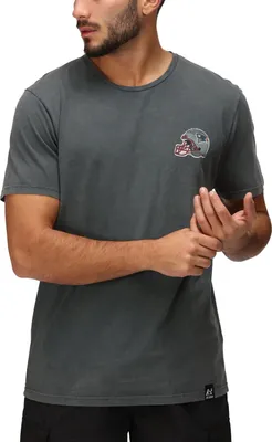 Produktbild von New England Patriots - NFL - Helmet Pocket Print T-Shirt by Recovered, Washed Black, Size: XL
