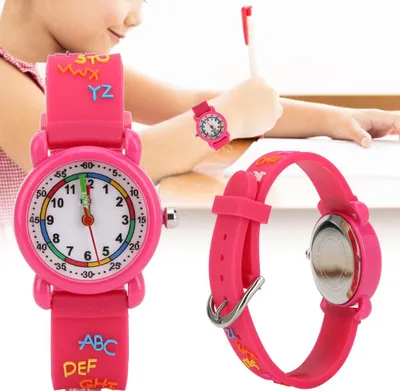 Produktbild von Wasserdichte Kinderuhr mit Buchstabenmuster, bunte Farben und klarer Zifferblattskala