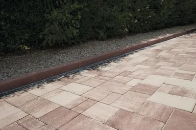 Obrázek produktu pro Obrubník betonový zahradní 100 x 20 x 5 cm červená