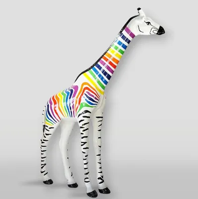 Produktbild von Casa Padrino XXL Deko Skulptur Giraffe mit Streifen Weiß / Bunt H. 320 cm - Riesige Garten Deko Figur