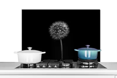 Produktbild von KitchenYeah®  Spritzschutz Küche - Küchenrückwand - Wandschutz für Herd und Spüle - Löwenzahn - Schwarz - Floral - Botanisch 90x60 - Alu-Dibond (Alternative zum Spritzschutz aus Glas) - Hitzebeständig