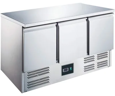Imagen del producto de Mesa de trabajo profesional - 3 puertas - Termostato digital - 368 litros de acero inoxidable