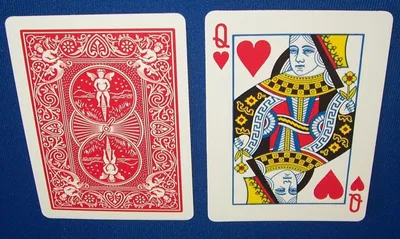 Productafbeelding van Rode rug, speelkaarten, set voor kaarttrucs, harten - Koningin