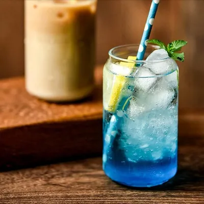 Produktbild von Drinkgläser mit Bambusdeckeln und Glasstrohhalm 395 ml - 2 Stück