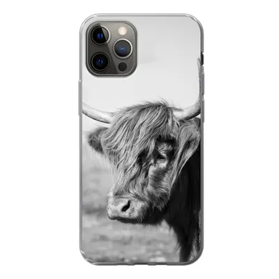 Produktbild von MuchoWow® Handyhülle Schutzhülle Hülle für iPhone 13 Pro Schottischer Highlander - Tiere - Schwarz - Weiß Silikon Softcase Handy Hülle - Handy-Tasche