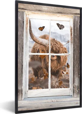 Produktbild von MuchoWow® Gerahmtes Poster Scottish Highlander - Ansicht - Blumen 60x90 cm - Poster mit Schwarzem Bilderrahmen Wandposter Rahmen Foto Bilder - Kunst