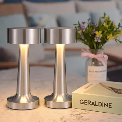 Produktbild von 2x Tischlampe, kabellose dimmbare Tischlampe, metallene LED-Tischlampe, Touch-Leselampe mit Augenschutz, USB-aufladbar, warmweiß, silber
