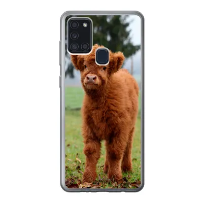 Produktbild von MuchoWow® Handyhülle Schutzhülle Hülle für Samsung Galaxy A21s Scottish Highlander - Kalb - Gras Silikon Softcase Handy Hülle - Hartschale