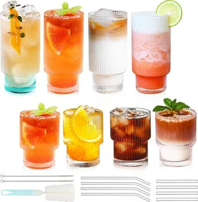 Produktbild von Set aus 8 geriffelten Gläsern, 12 oz/7 oz geriffelte Gläser, Longdrinkglas, Tumbler mit Eiswürfel für Cocktails.