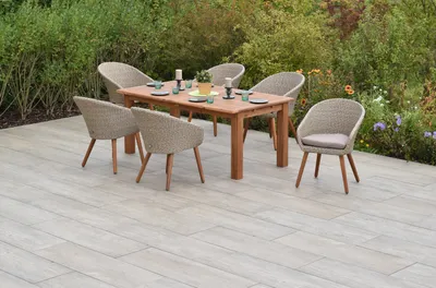 Obrázek produktu pro Sada zahradního nábytku Merxx "Arrone" 7 ks s dvojitým rozkládacím stolem 180/220/260 x 100 cm, včetně polštářů - hliníkový rám s přírodní plastovou síťovinou a akátovým dřevem