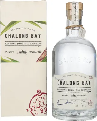 Produktbild von Chalong Bay PURE CANE Spirit Drink 40% Vol. 0,7l in Geschenkbox