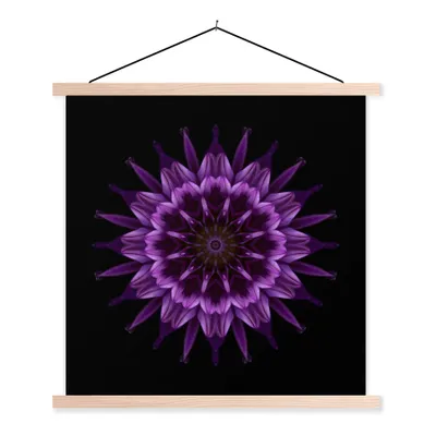 Produktbild von MuchoWow® Textilposter Lila Dahlien-Mandala auf schwarzem Hintergrund 40x40 cm mit holzfarbenen Rahmen - Posterleiste