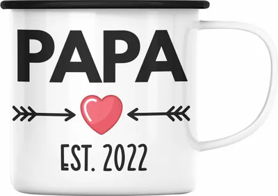 Produktbild von Trendation - Papa 2022 Du Wirst Papa Geschenk Schwangerschaft Verkünden Vater Überraschung Baby Emaille Emaille Tasse (Schwarz)