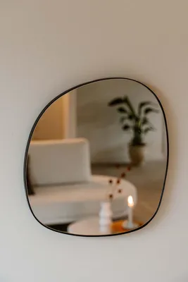 Produktbild von Indore Home – Spiegel – organische Form – asymmetrisch – Wandspiegel – 40 cm – schwarz