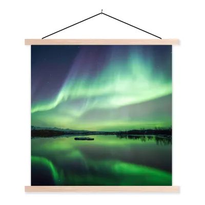 Produktbild von MuchoWow® Textilposter Nordlicht - See - Island - Grün - Wald - Schnee 120x120 cm mit holzfarbenen Rahmen - Textil-Poster