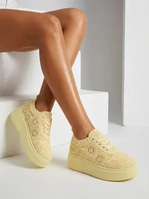 Produktbild von Gelbe Sneaker mit runder Zehenpartie und hoher Sohle, Größe 37